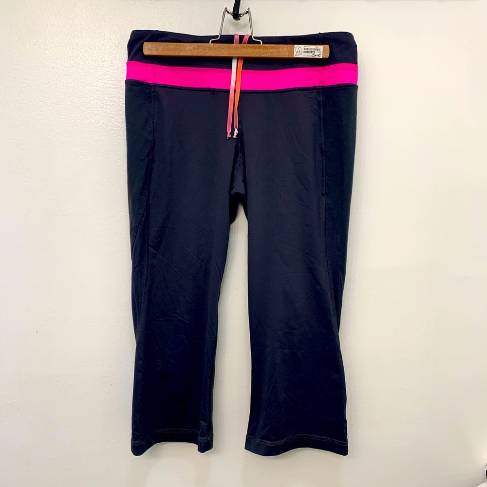 Lululemon athletica crop leggings size 6